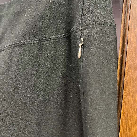 Lucy Everyday Wear Black Capri Activewear Pants - Picture 2 of 10